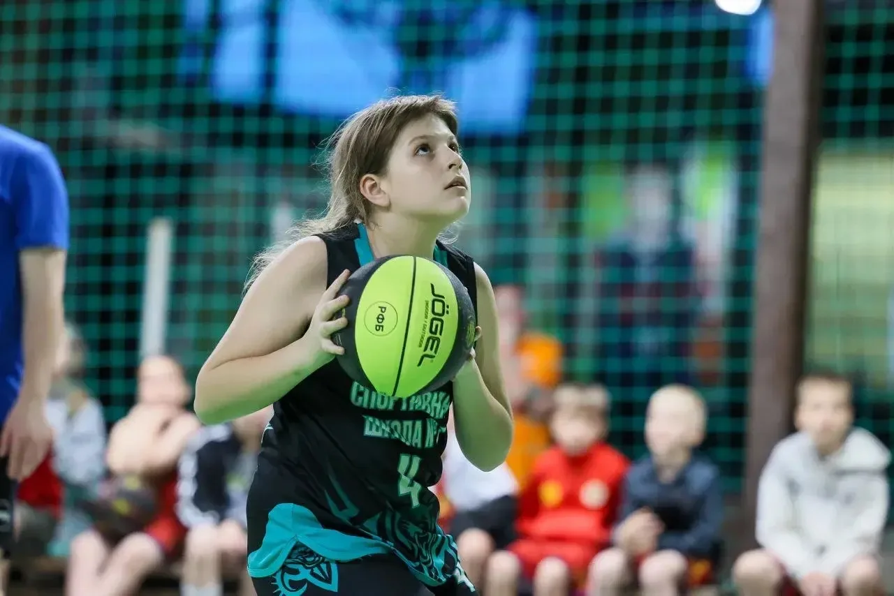 🏀 Ученица 3 В класса Массалитина Дарья стала бронзовым призером в конкурсе  снайперов "Выбей всех" 