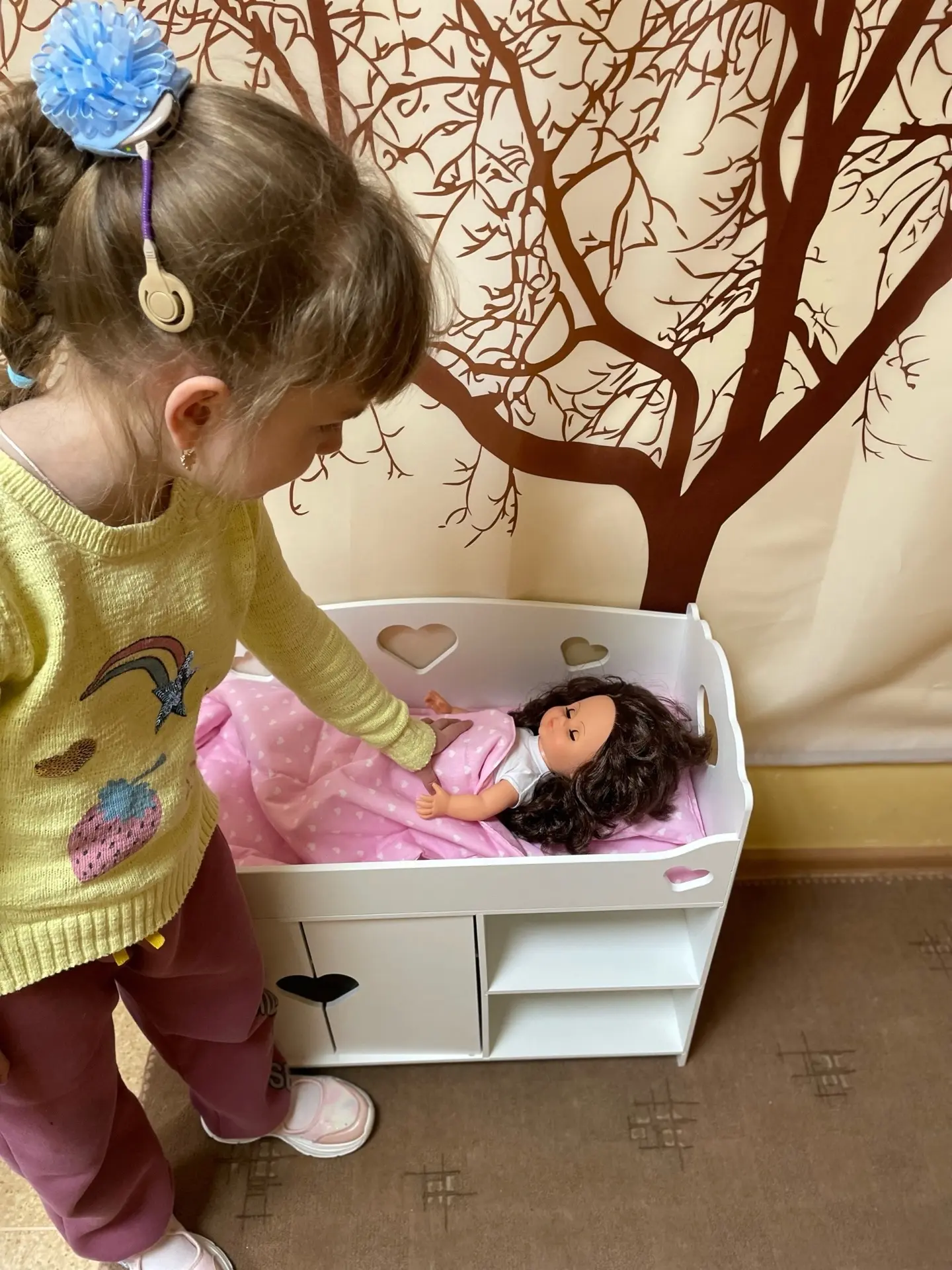 4 сферы, которые развиваются благодаря игре в куклы:
1️⃣ Эмоциональный интеллект. Проговаривая эмоци