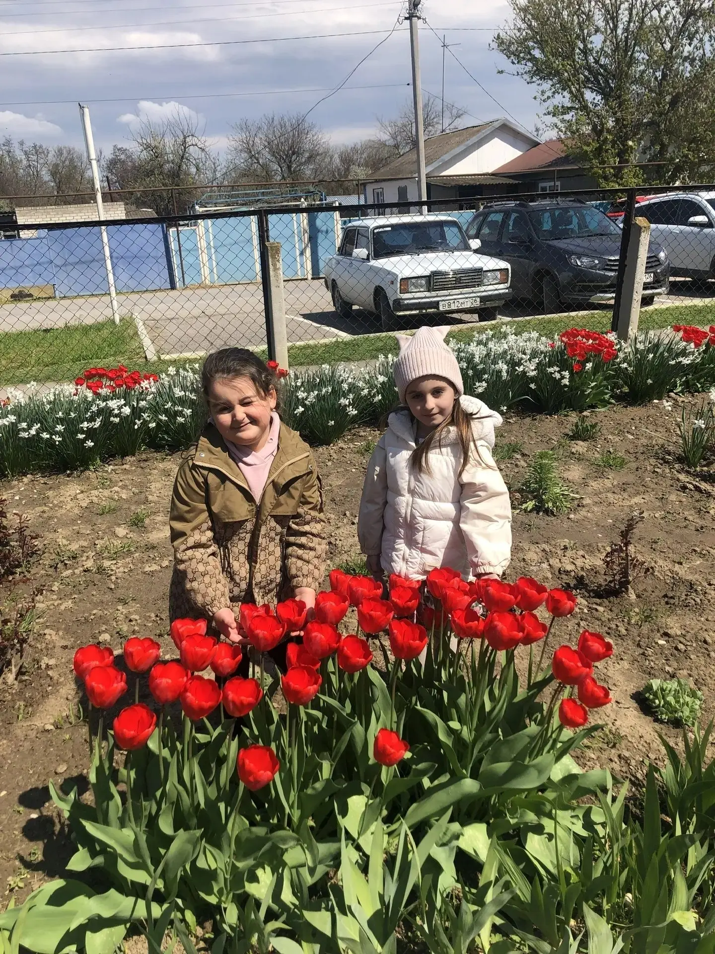 Вот и наступила долгожданная весна. 
Весна бывает разной, но всегда быстрая, только успевай.
 Мы уви