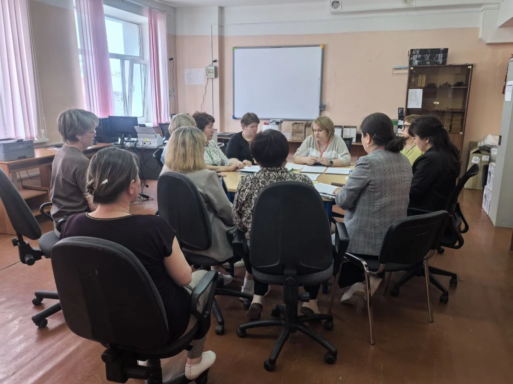 В 9-х классах прошёл экзамен по русскому языку

✅9 июня для девятиклассников нашей школы состоялся э