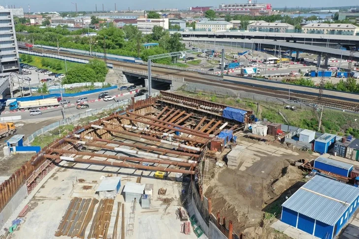 Почти 40 тысяч машин ежедневно проезжает по четвертому мосту Новосибирска

С момента запуска движени