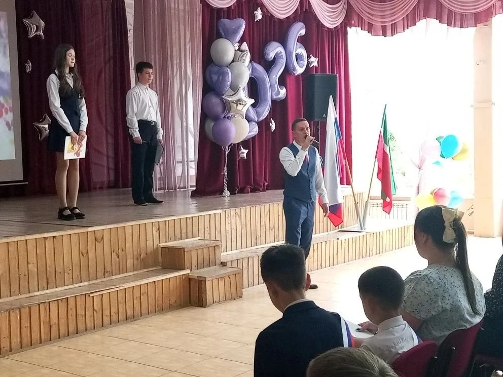 Выпускной 4-х классов: новый этап в жизни!
 
Сегодня 26 мая в нашей школе прошёл особенный праздник 