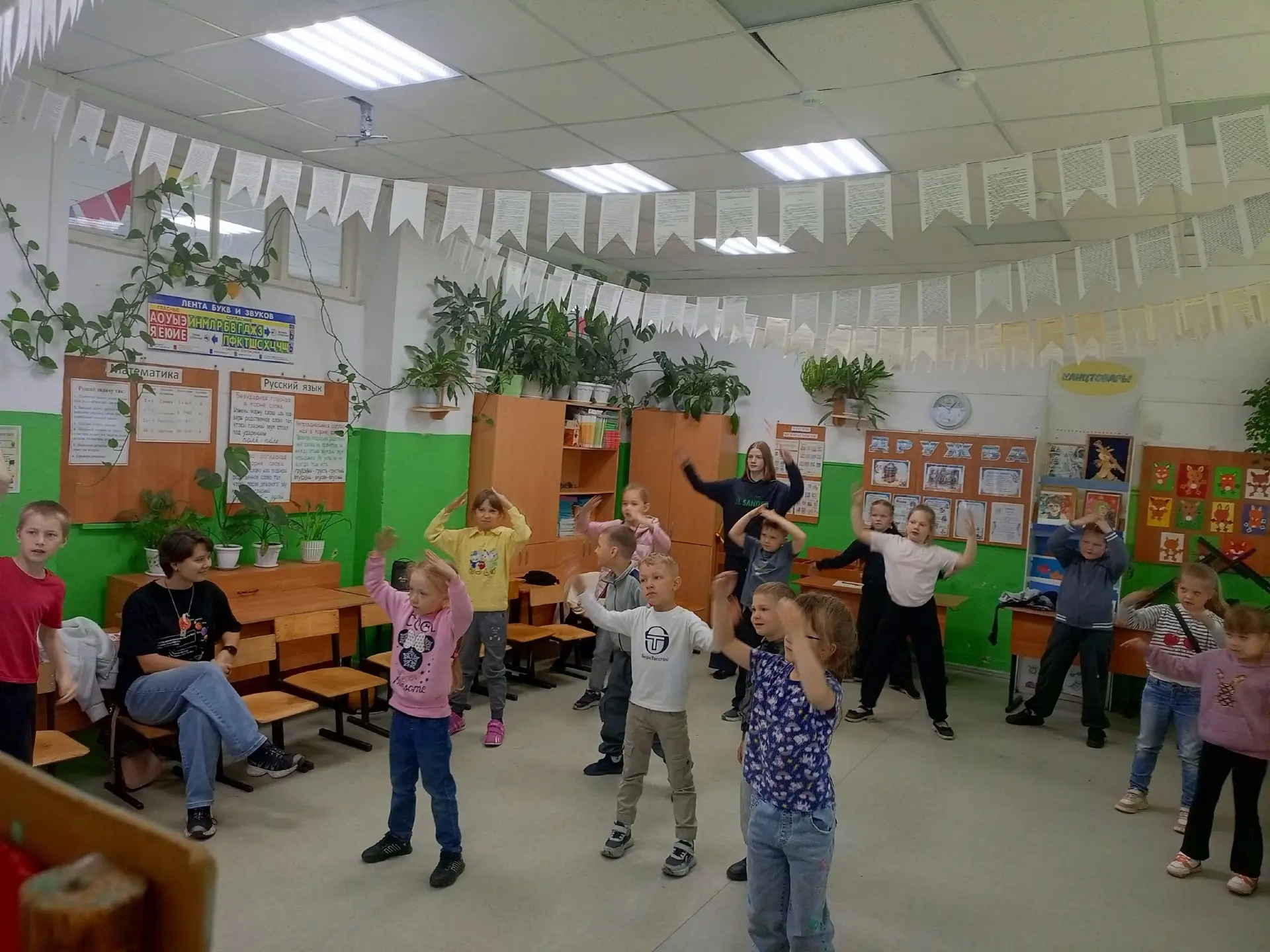 Ура, каникулы! 🎉

28 мая двери детского оздоровительного лагеря на базе Лесозаводской средней школы