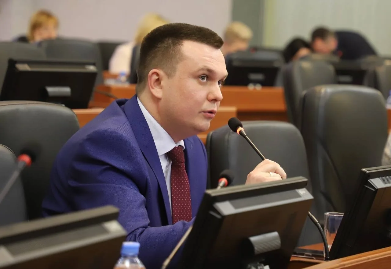 Ройне Изюмов заявил о налоговых нарушениях у ряда петрозаводских перевозчиков.

Лидер карельской «Сп