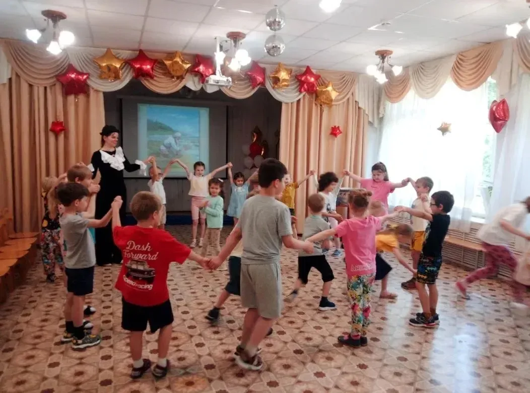 🌟 Вчера в России отмечали день рождения великого поэта - Александра Сергеевича Пушкина.

🐱 В детск