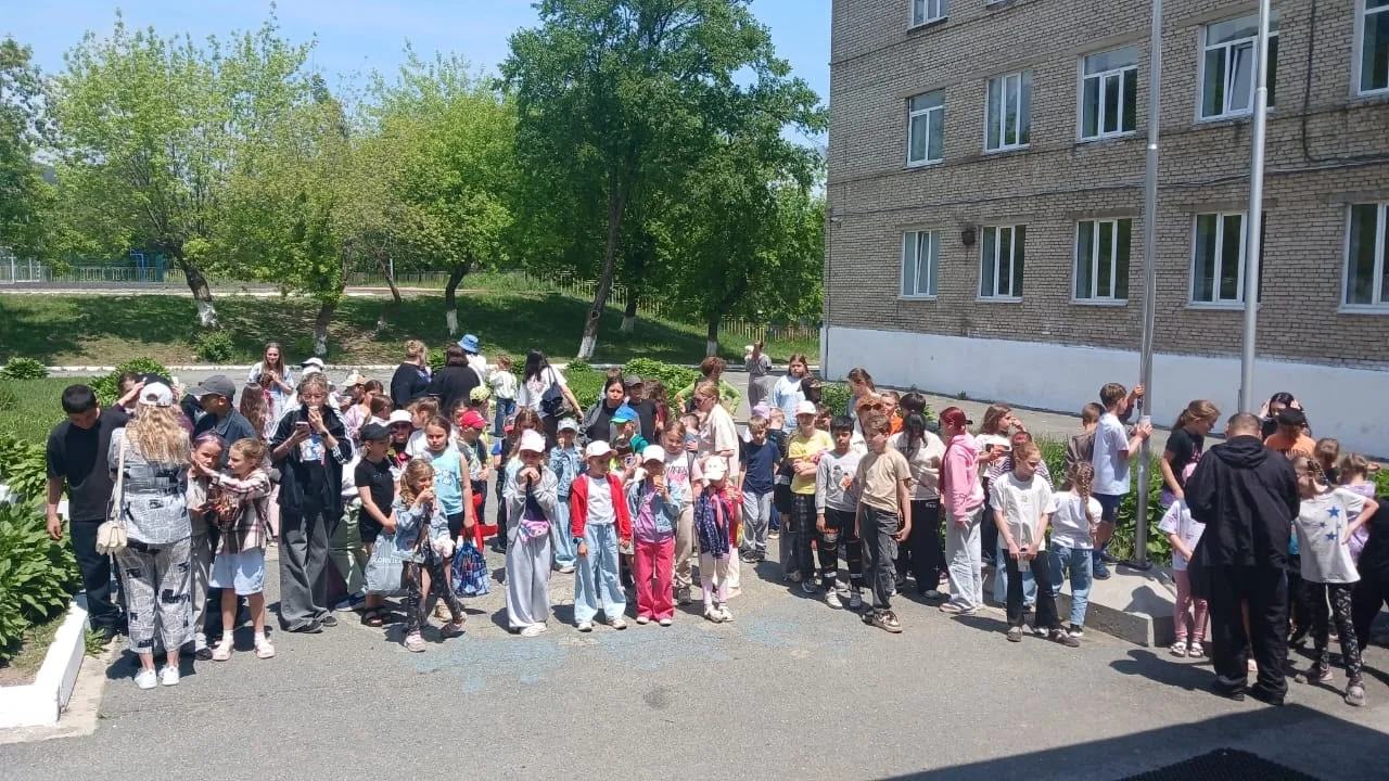 ☀️Шестой день пришкольного лагеря: праздник русского языка и спорта!

🏃🏻‍♂️Утро началось с бодрой 
