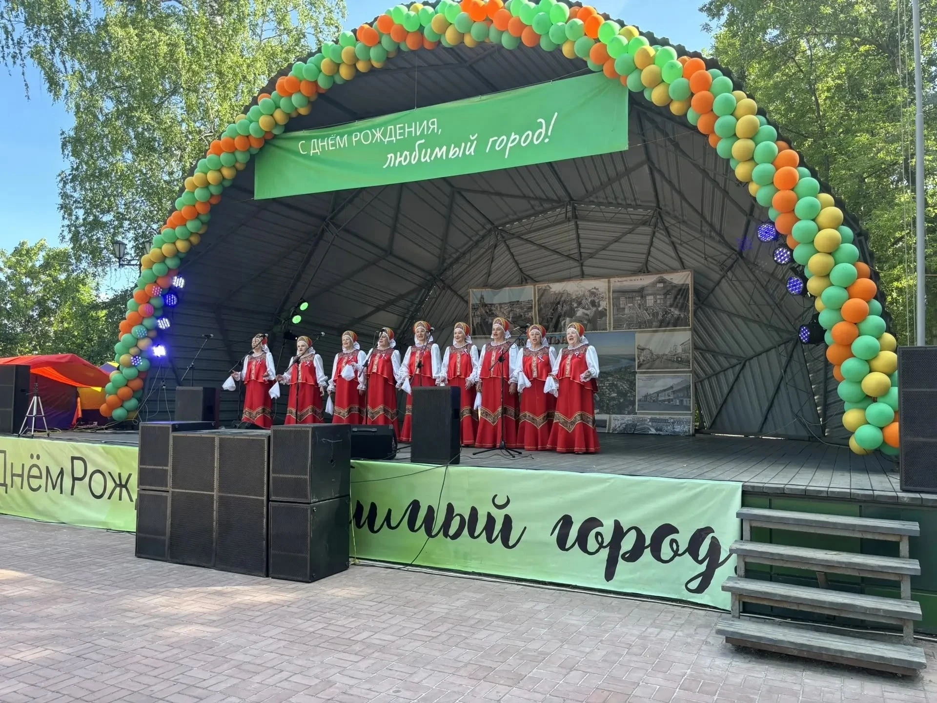 КОТЕЛЬНИЧ, ТЫ ЧАСТИЦА РОССИИ!🇷🇺🇷🇺🇷🇺
На родной котельничской земле в городском саду состоялся с