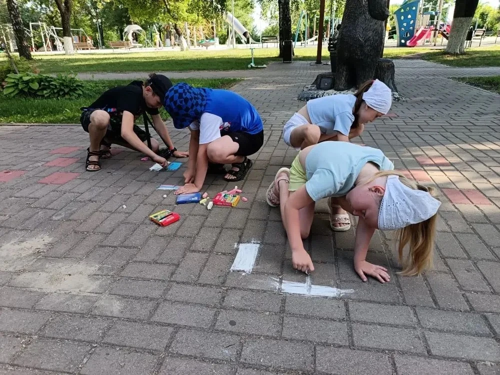 🗓 Сегодня педагоги нашего дворца творили настоящую магию: дарили детям солнце, смех и беззаботное д