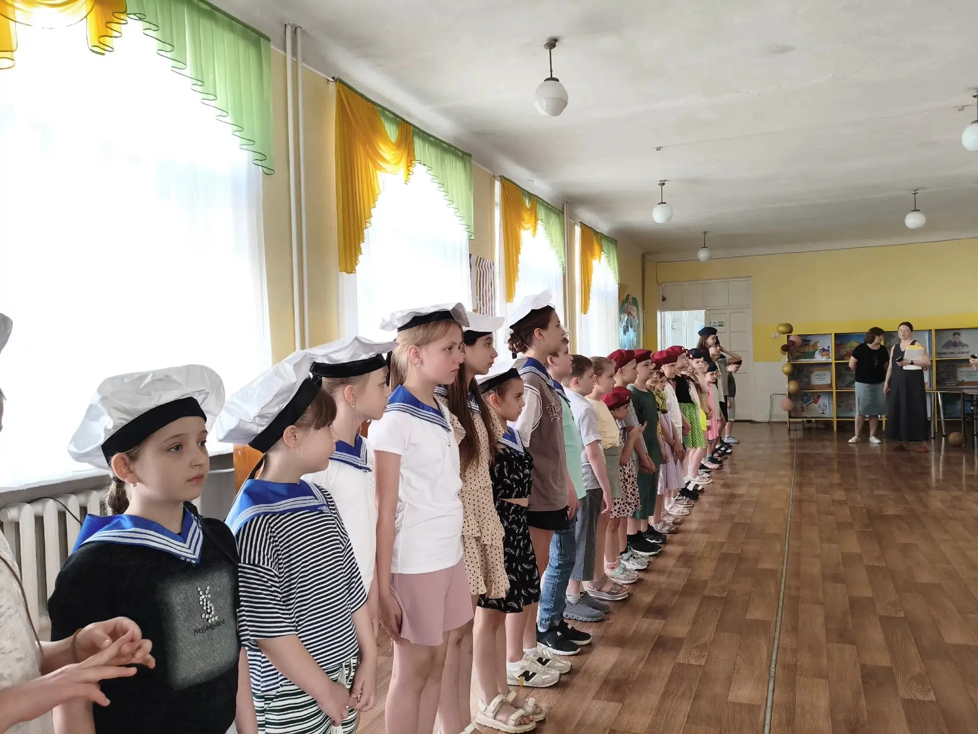 Голоса нашего лета 
На летней площадке прошёл самый звонкий и весёлый конкурс — «Песенный вернисаж»!