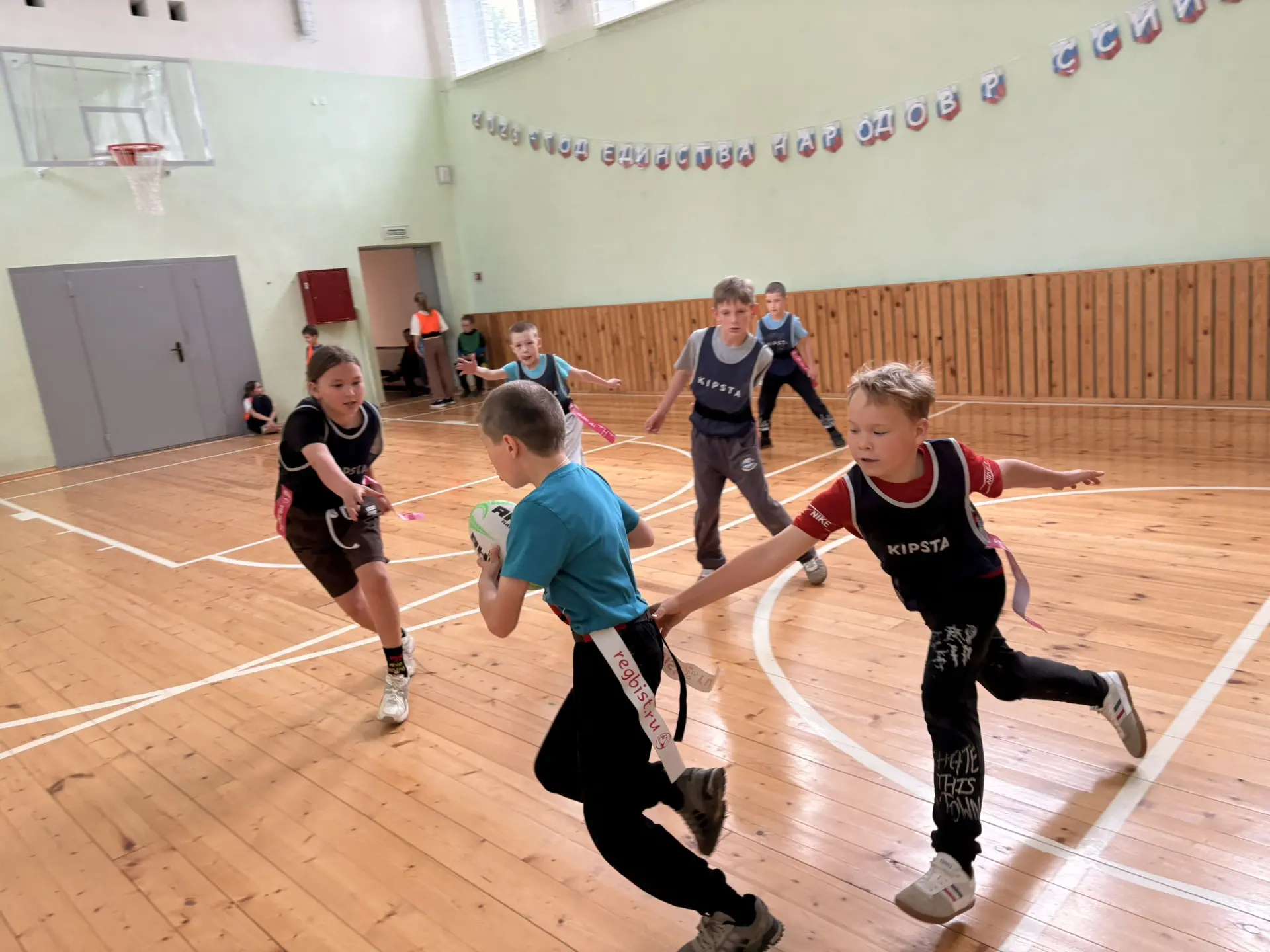 Наш спортивно - оздоровительный кружок «Непоседы « Тег-Регби» начал свою работу в школьном лагере с 