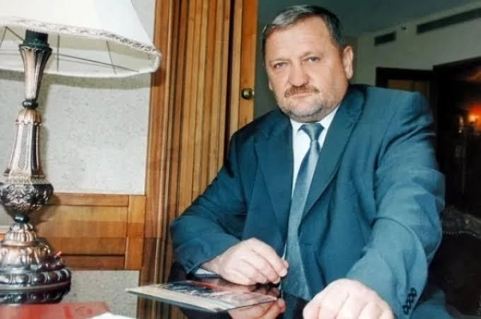 Памятная монета в честь Ахмата-Хаджи Кадырова
Совет директоров Банка России принял решение: в 2026 г