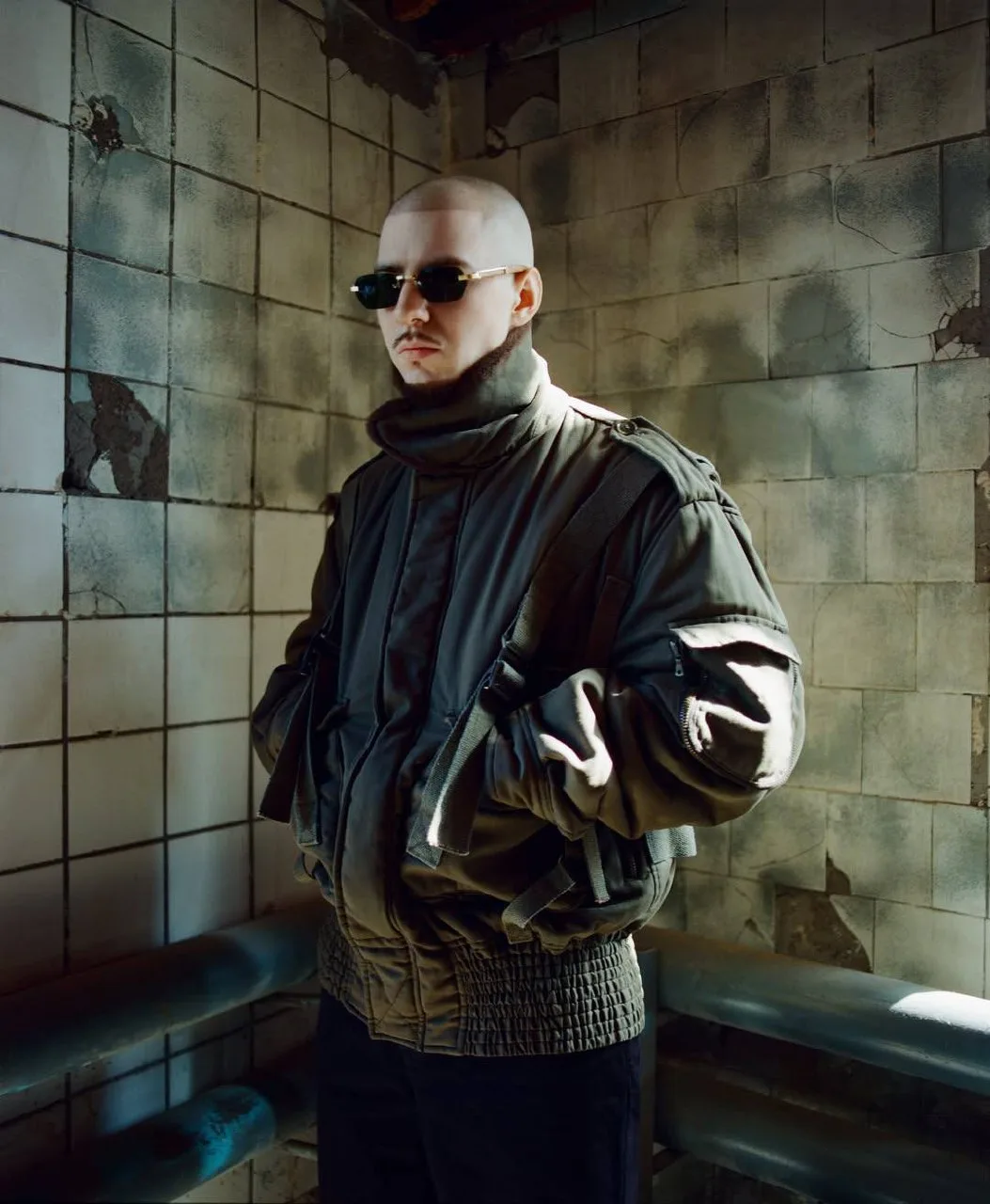 FRIENDLY THUG 52 NGG в фотосессии для журнала Sobaka.ru 

🔥 — стиль присутствует