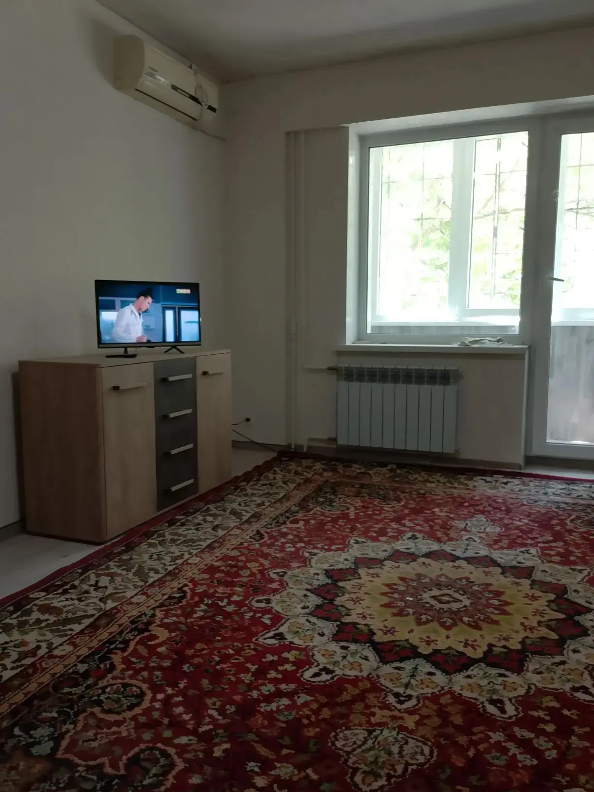 Сдам 1 комнатную квартиру, Текстильщик, 27 больница, ул. Высоцкого. 1 этаж 9 этажного дома, есть бал