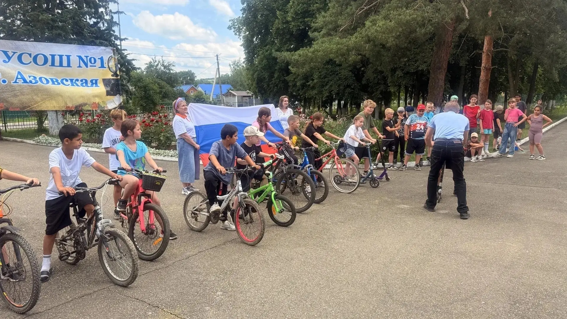 🚴‍♂️ Велопробег «Вперёд, Россия» в честь Дня России🇷🇺

11 июня в честь предстоящего праздника — Д