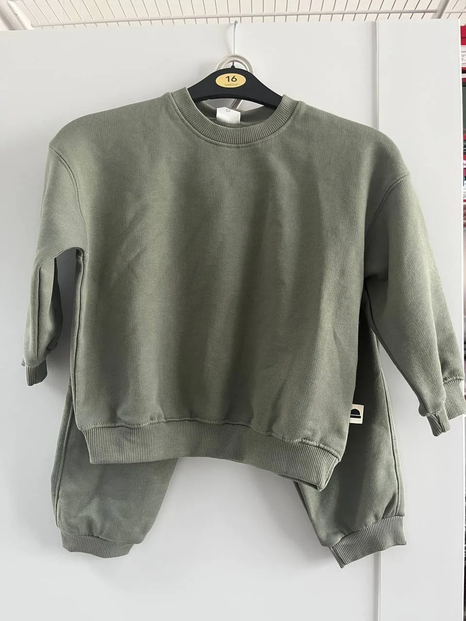 Костюм ZARA

р 104 см

Цена 2000р