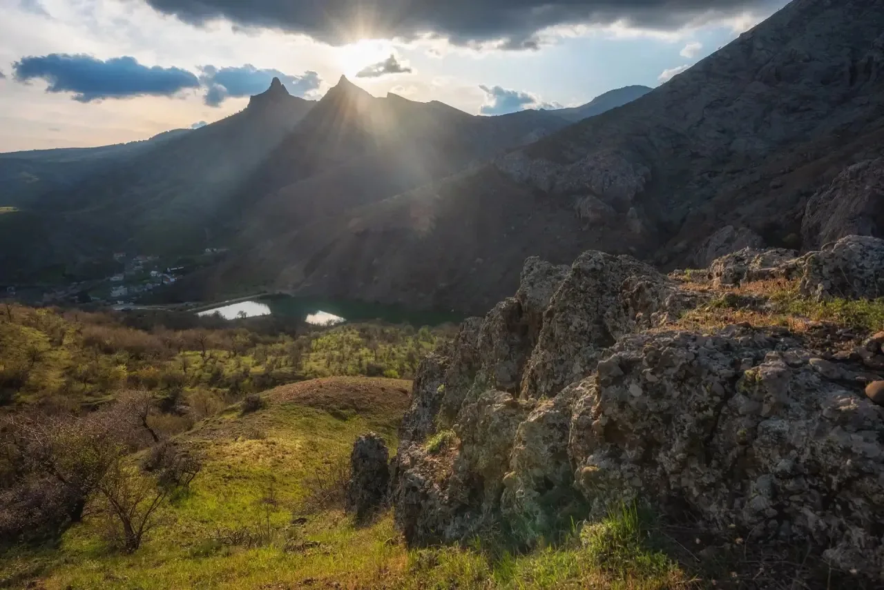 ⛰️ Вечерние зеленогорские мгновенья. 

Давно поселилась во мне идея поглазеть на закат с Чок-Сары-ка
