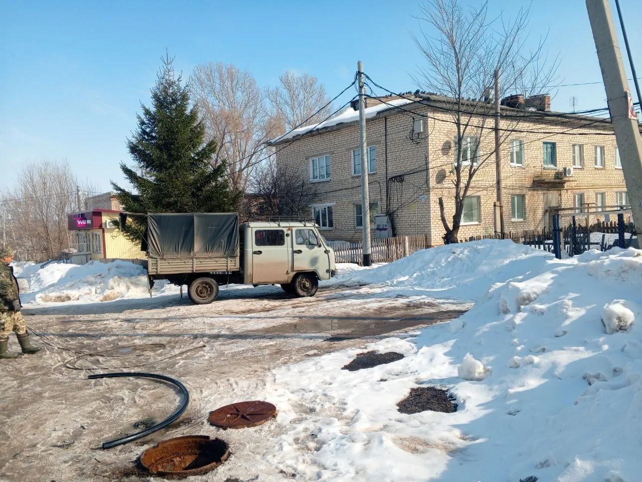 14.03.2026 года сотрудниками МУП "ЖКС" были выполнены работы по прочистке канализации в с. Алексеевк