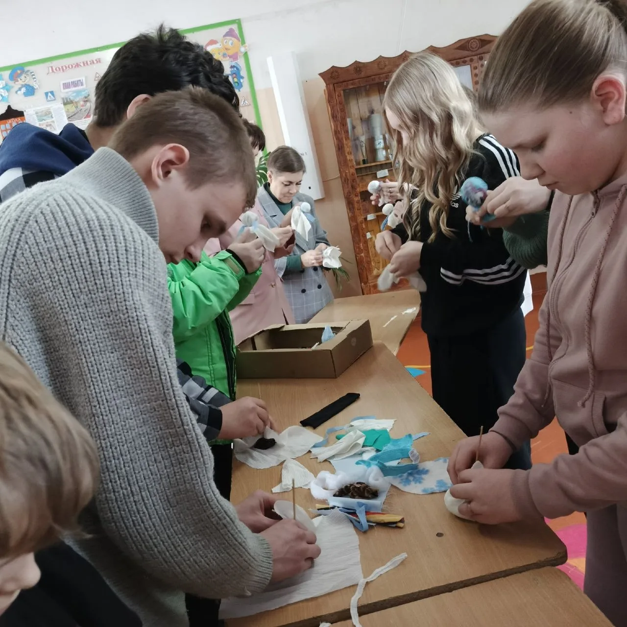 🥞В нашей школе прошел увлекательный мастер-класс, посвящённый изготовлению традиционной Масленицы! 