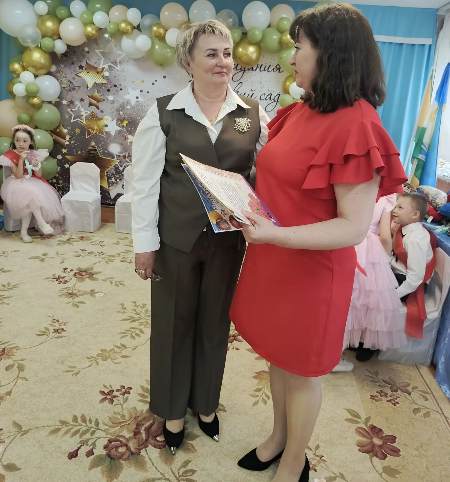 От лица всех родителей нашей группы, выражаем искреннюю признательность коллективу любимого детского