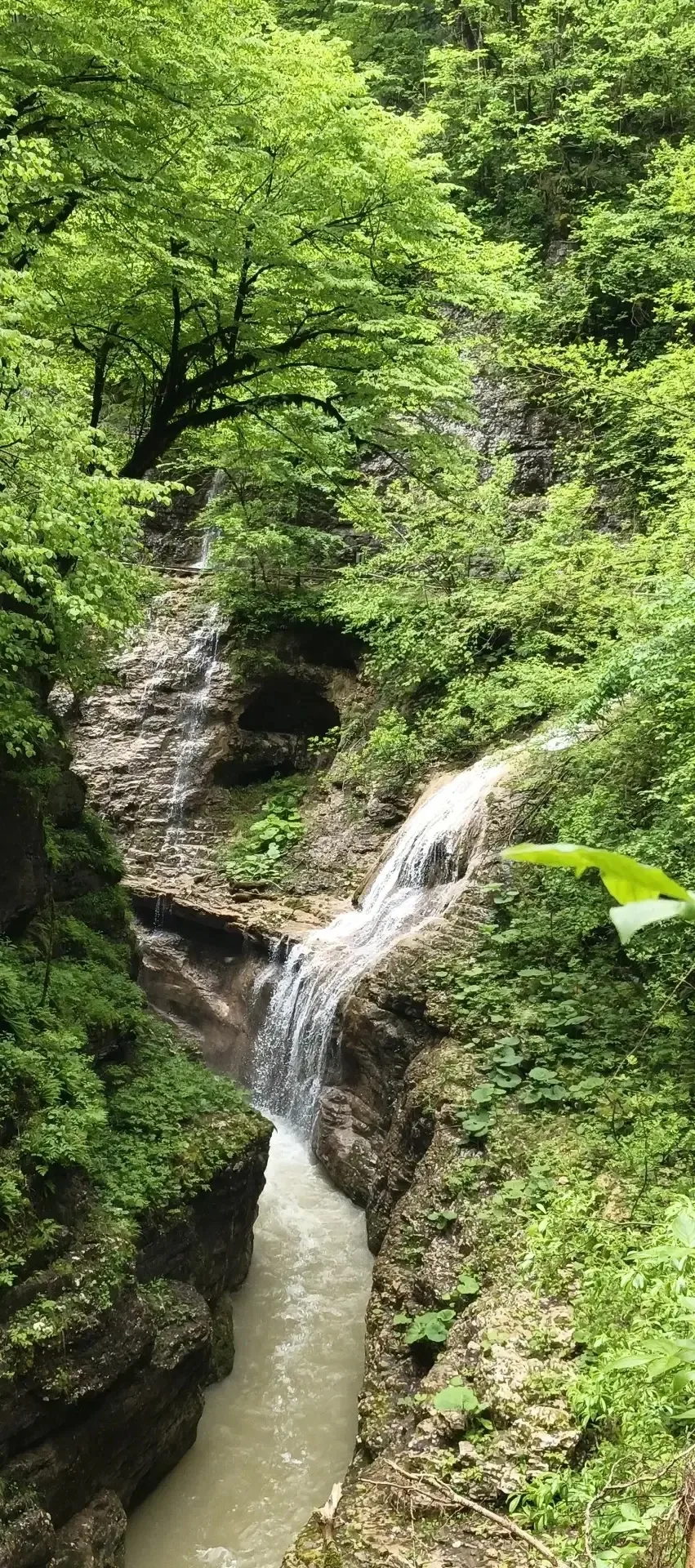 🌊 Водопады в Гуамском ущелье — это особая красота. Это нужно увидеть своими глазами — вживую! 🌊

Ф