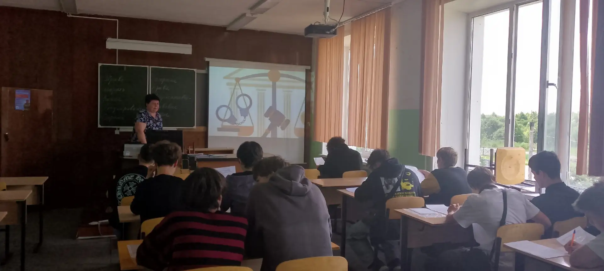 📆Сегодня в нашем техникуме преподаватель обществознания Урванцева Елена Викторовна провела конкурс 