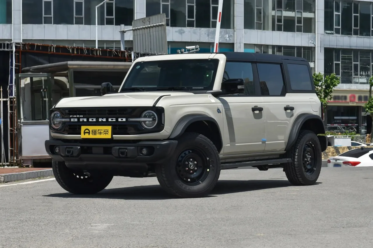 Ford Bronco | 2026

🚘ОСНОВНЫЕ ХАРАКТЕРИСТИКИ
Комплектация: 2.3T Ink Diamond
Дата выпуска: 2026
Проб