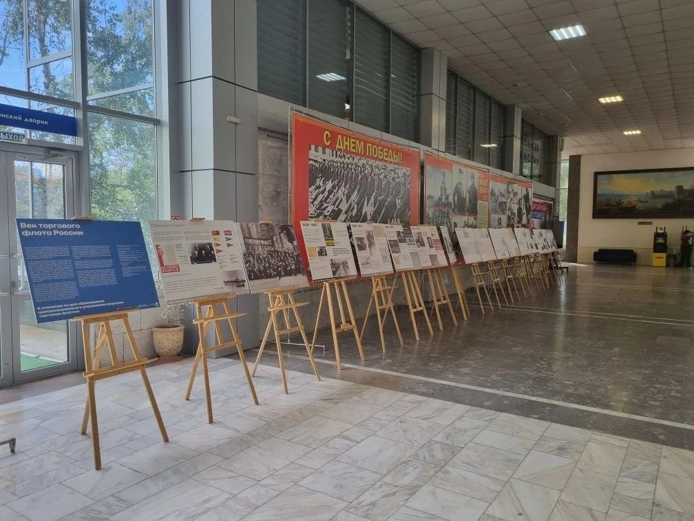В Новороссийске открылась выставка «Век торгового флота», подготовленная Музеем морского и речного ф