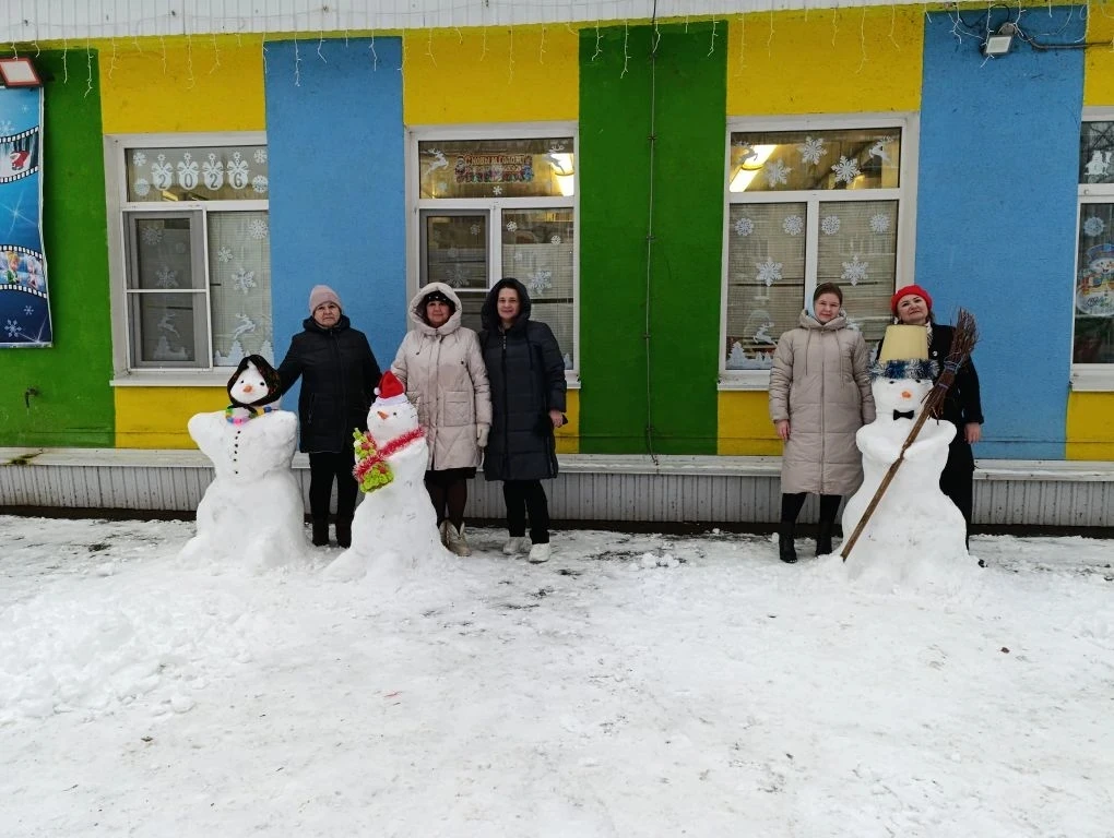 Началась подготовка детского сада к Новому году