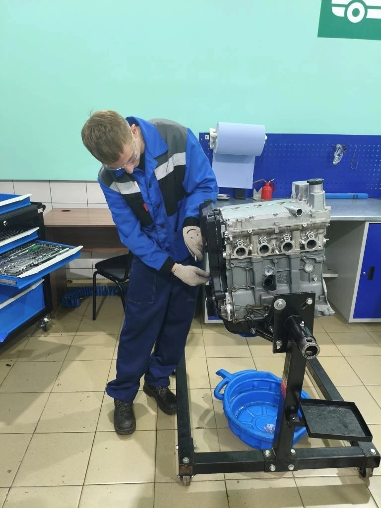 Проходит второй день демонстрационного экзамена группы 47к. Ребятам предстоит показать мастерство в 