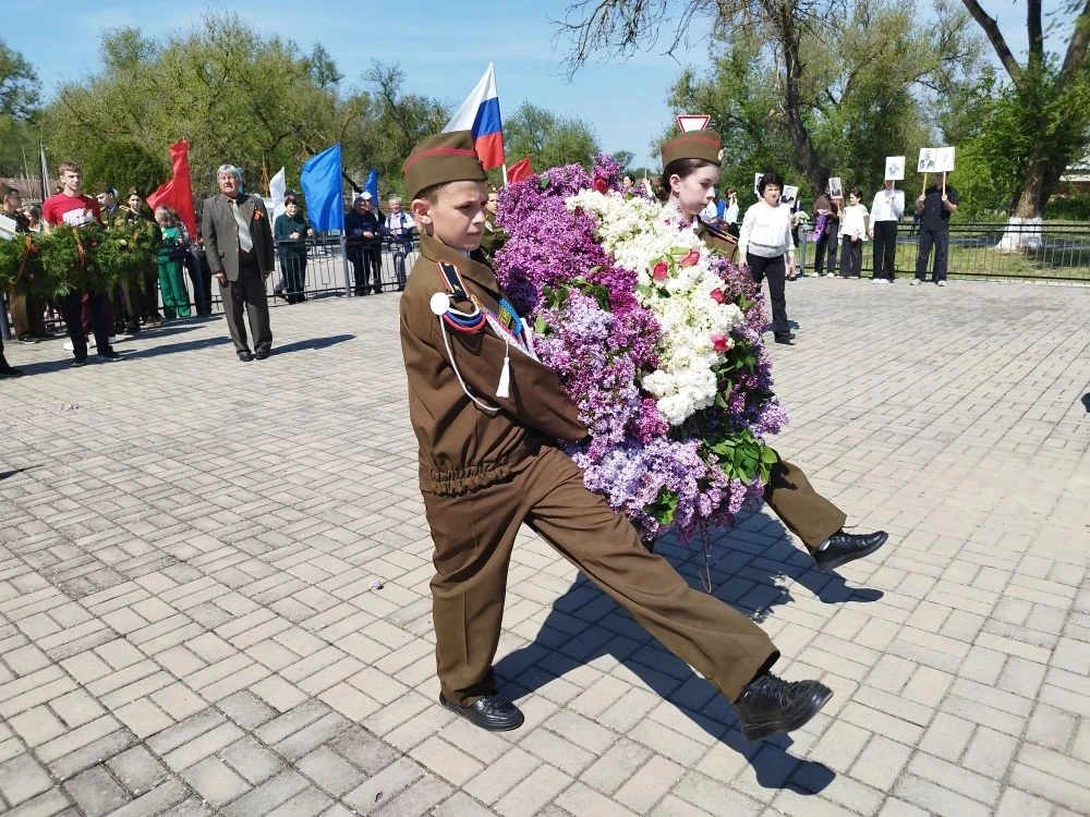 9 мая в селе Алексеевское прошёл торжественный митинг, посвящённый Дню Победы.

В этот день у памятн