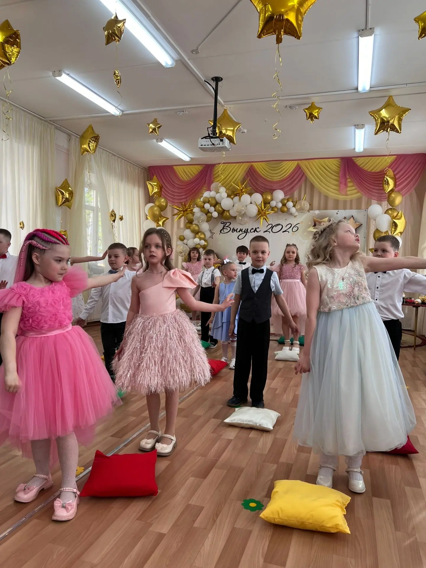 ВЫПУСКНОЙ 2026, группа "Маленькая страна" 🎉💜
Вот и пролетели беззаботные дни в нашем уютном саду. 