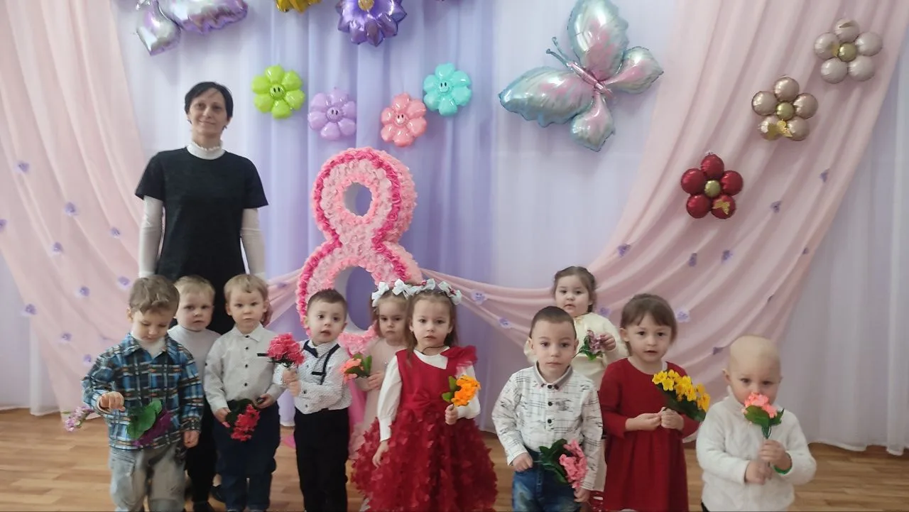 Вот и прошли наши праздничные утренники, посвященные 8 Марта!
Этот день был наполнен самыми теплыми 