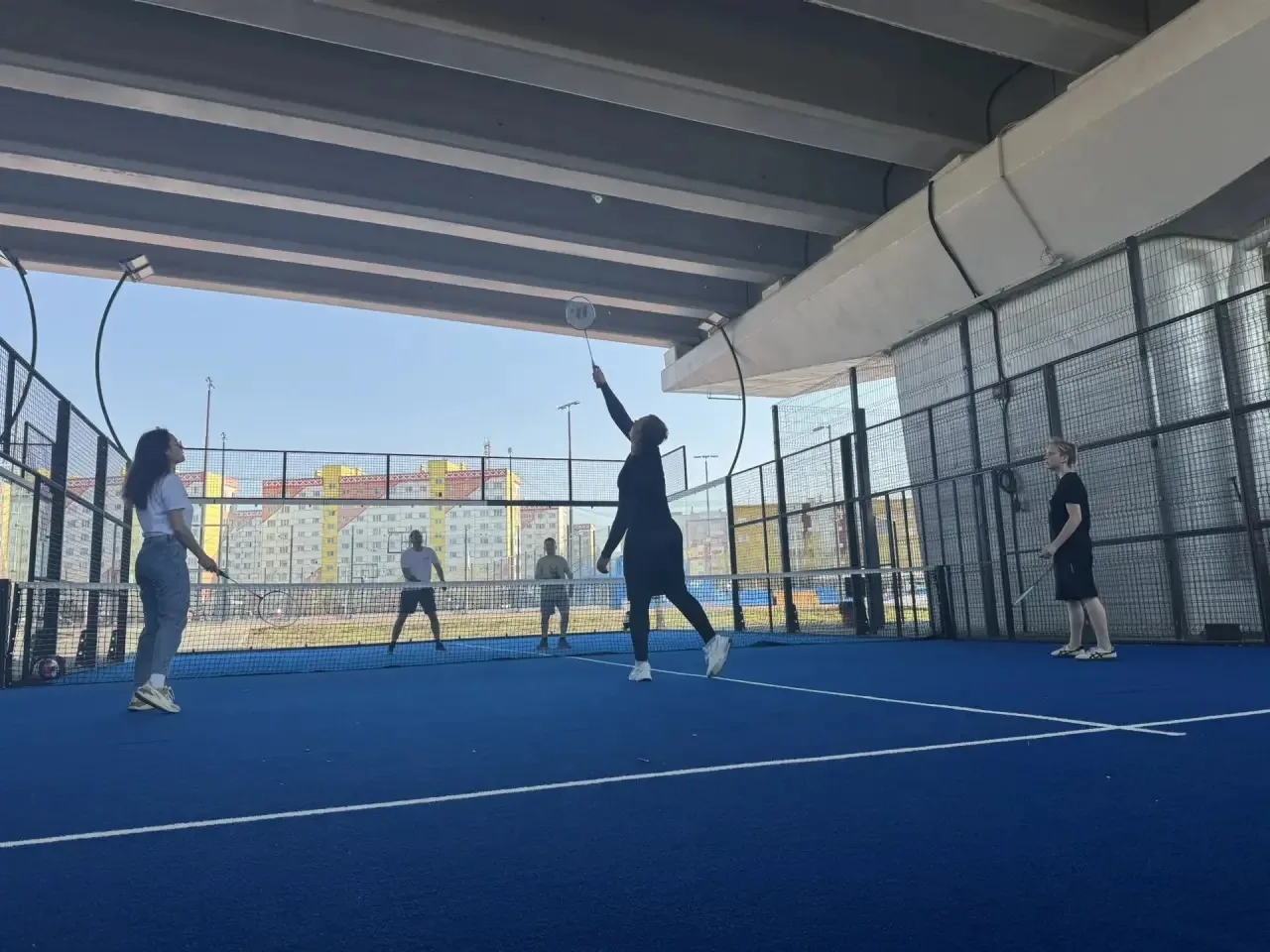 Мы стартовали в корпоративной программе укрепления здоровья! 🏸🏐

Вместо скучных отчетов — бадминто