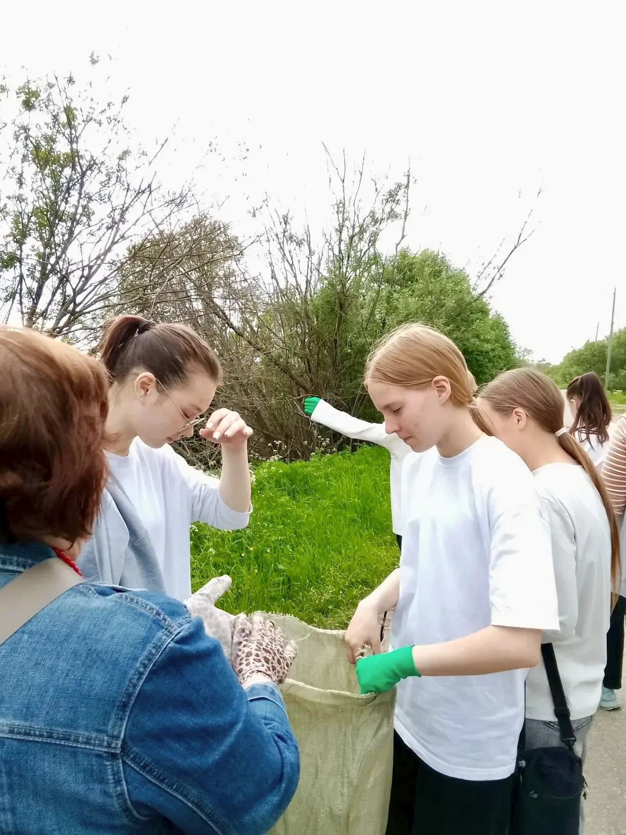 РЕЧНАЯ ЛЕНТА

🌿10 июня 2026 года педагоги, волонтеры и трудовая бригада ДДТ в рамках акции «Речная 
