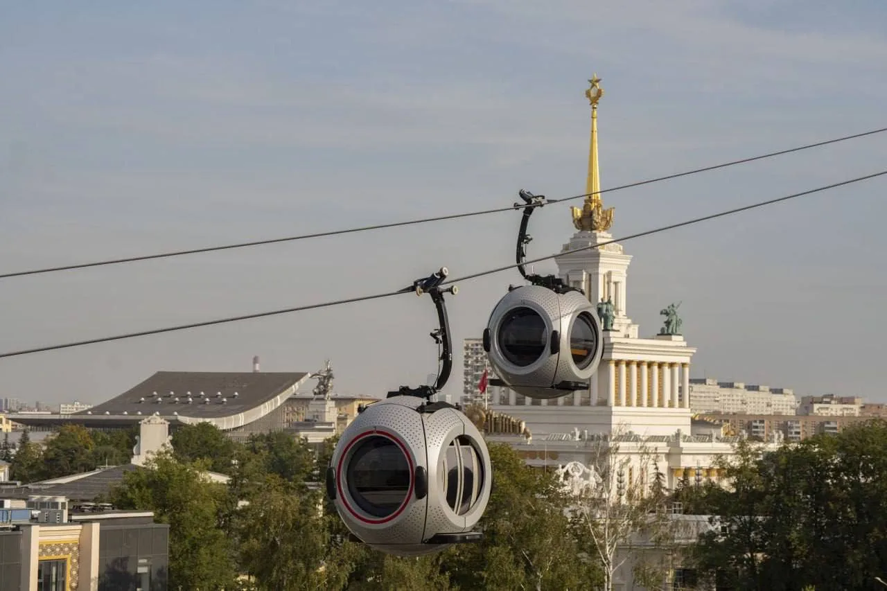😁 Завтра, в День России, можно получить третий билет на Канатную дорогу бесплатно!

📍 Воробьёвы го