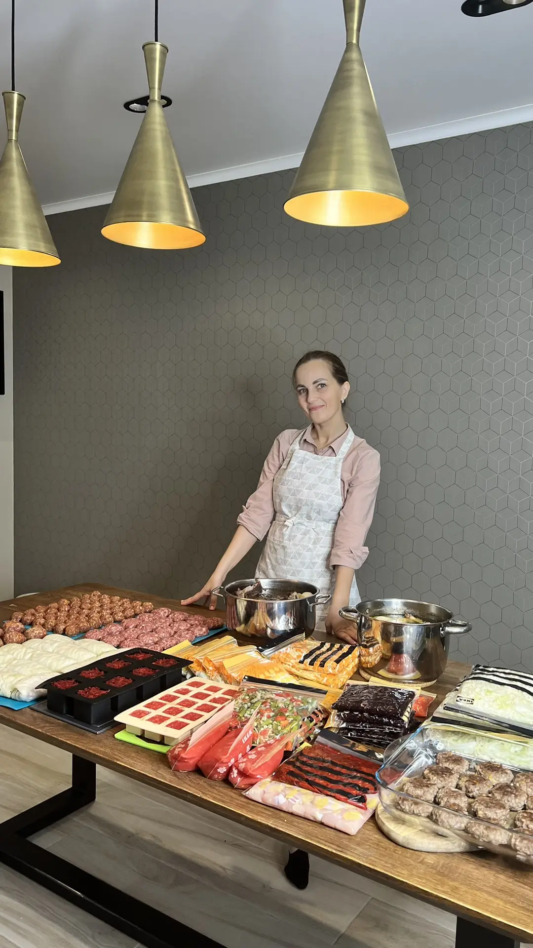 Всем привет, меня зовут Юля и сегодня моя очередь вручать подарки 💃

Если вы уже устали от вопроса 