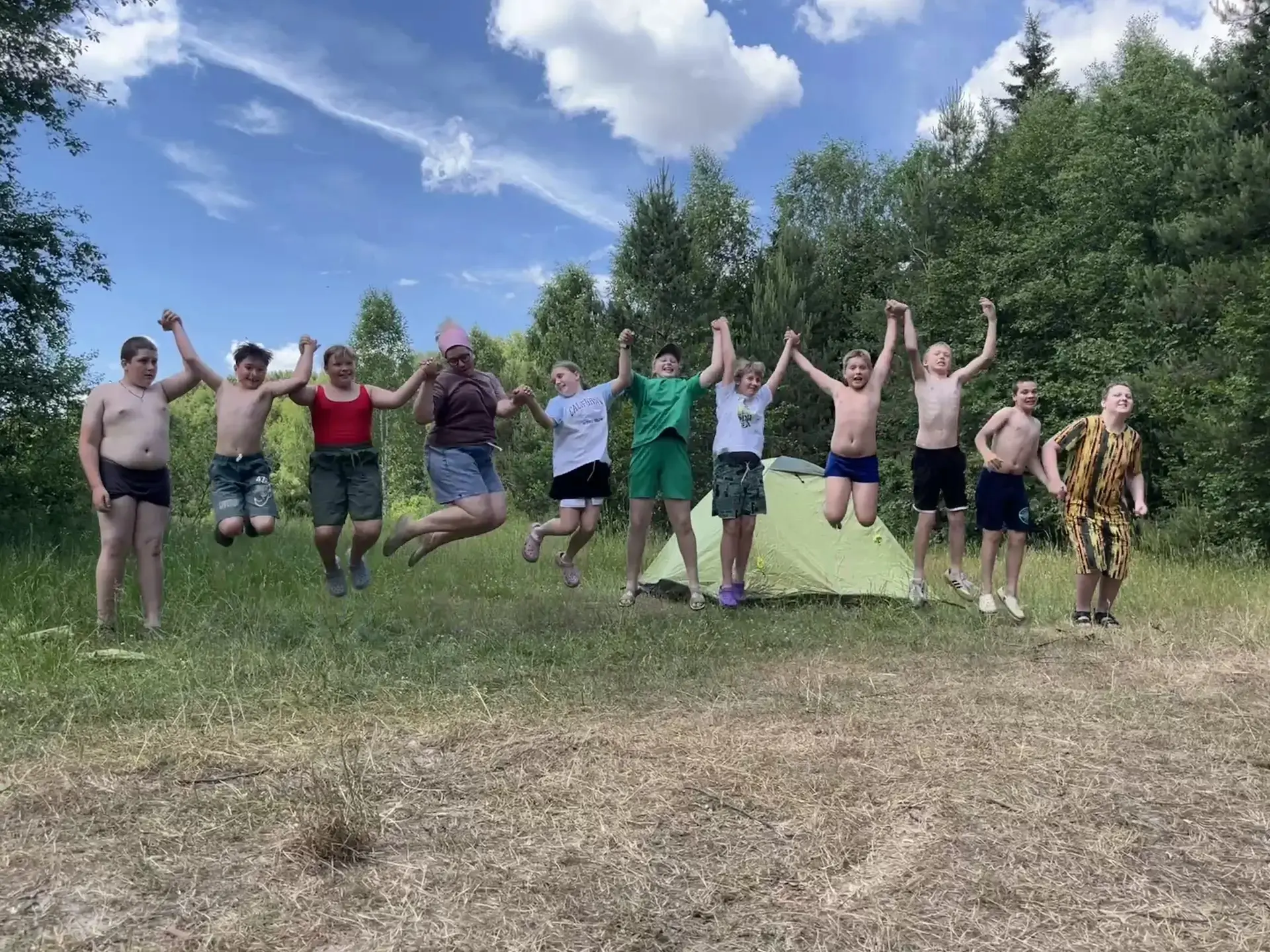 🌿 Лесная перезагрузка 5-го класса!» 🌲🐿️

Вот и пролетели первые, самые долгожданные дни каникул! 