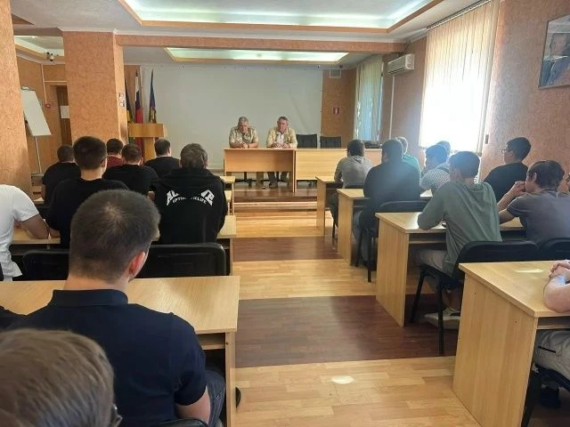 ❗️10 июня в филиале РГУПС в г. Туапсе состоялась встреча студентов с инструктором пункта отбора на в