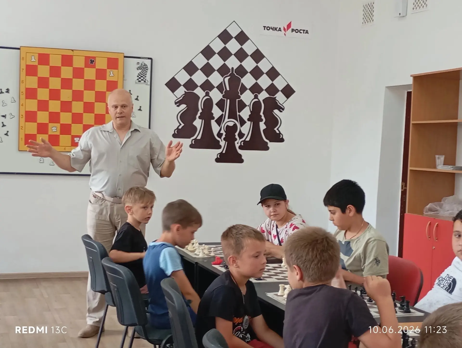 ♟Шахматное событие♟

Сегодня в нашем лагере "Светлячок", благодаря Таборову А.Ю., состоялось  спорти