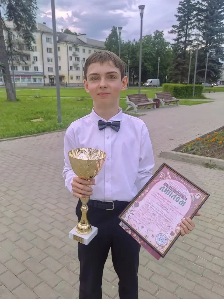 6 июня наш талантливый ученик, Столяров Константин, принял участие в XXV Международном конкурсе-фест