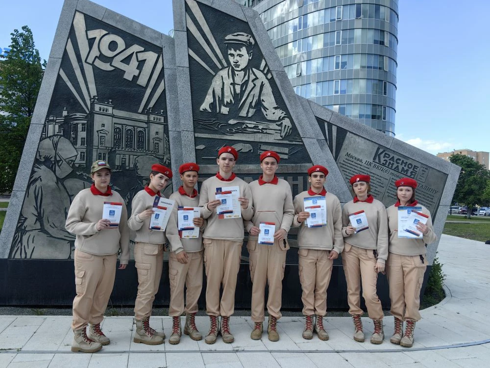 Первый выпуск! 🎓 Два года — не зря: гордимся нашими ребятами

Ровно два года назад на базе нашей шк