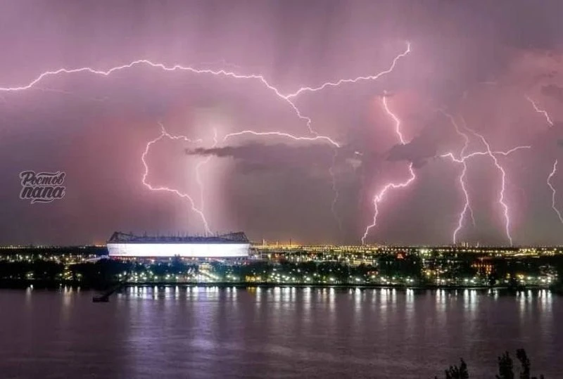 🌩 Гроза начинается в Ростове. Отставить панику, ПВО не работала