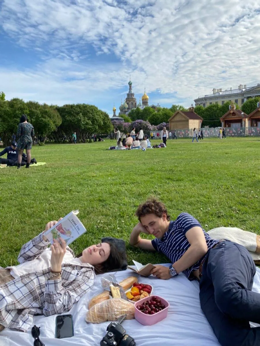 11 идей для летнего романтического свидания в Питере 

💖 Съездить на Хлебозавод – сначала выставка,