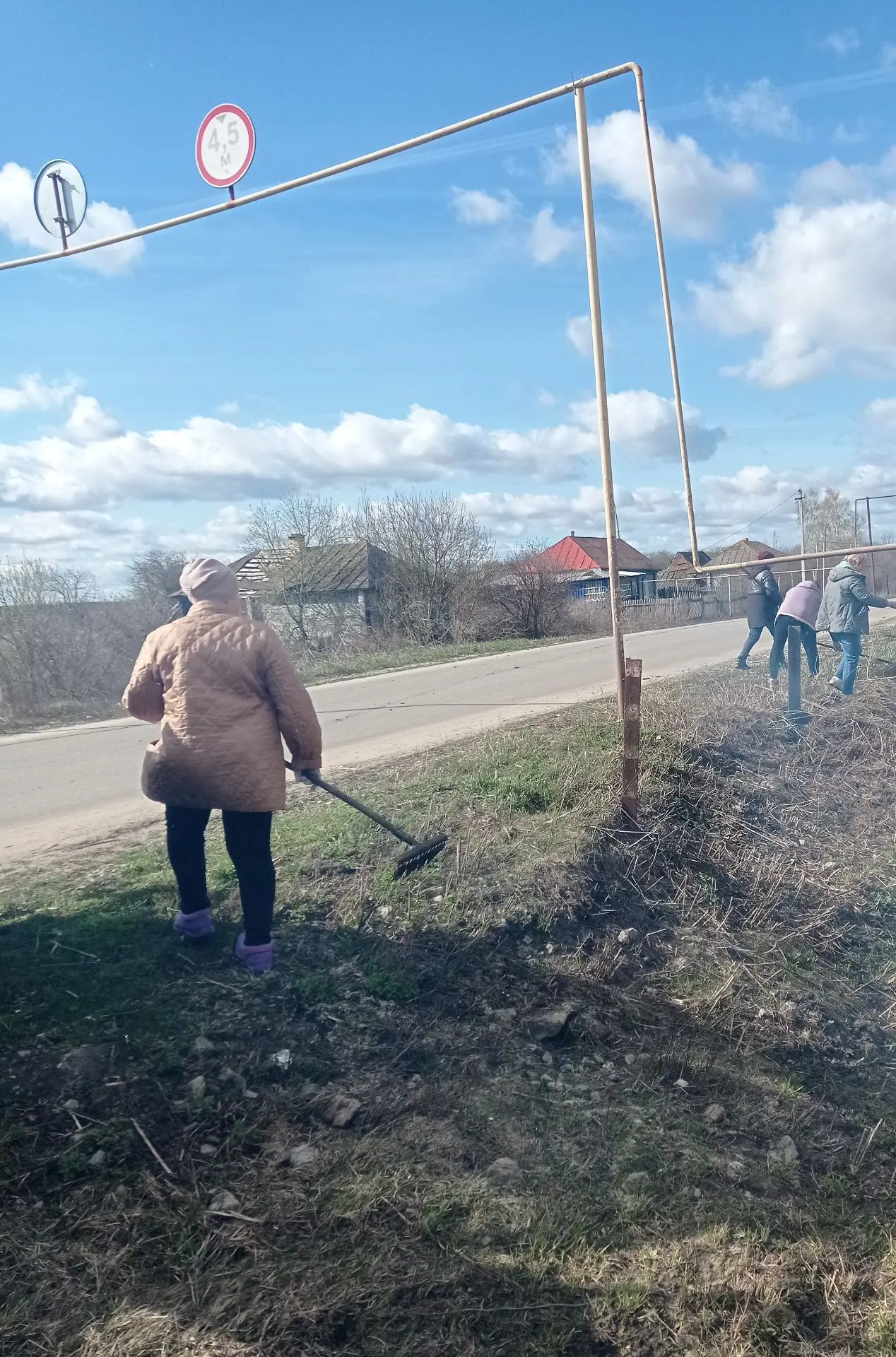 Месячник по благоустройству и санитарной уборке населенных пунктов в Раевском сельсовете завершился 