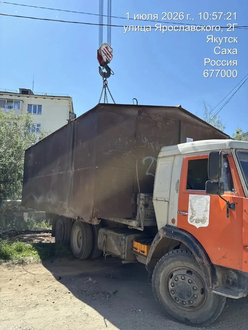 Продолжаются работы по вывозу незаконно установленных объектов

Специалисты МУП «Жилкомсервис» прово