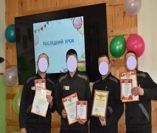 «Последний звонок» для выпускников филиала КОГОБУ ВСШ г. Котельнича в г. Омутнинске
 
26 мая по всей