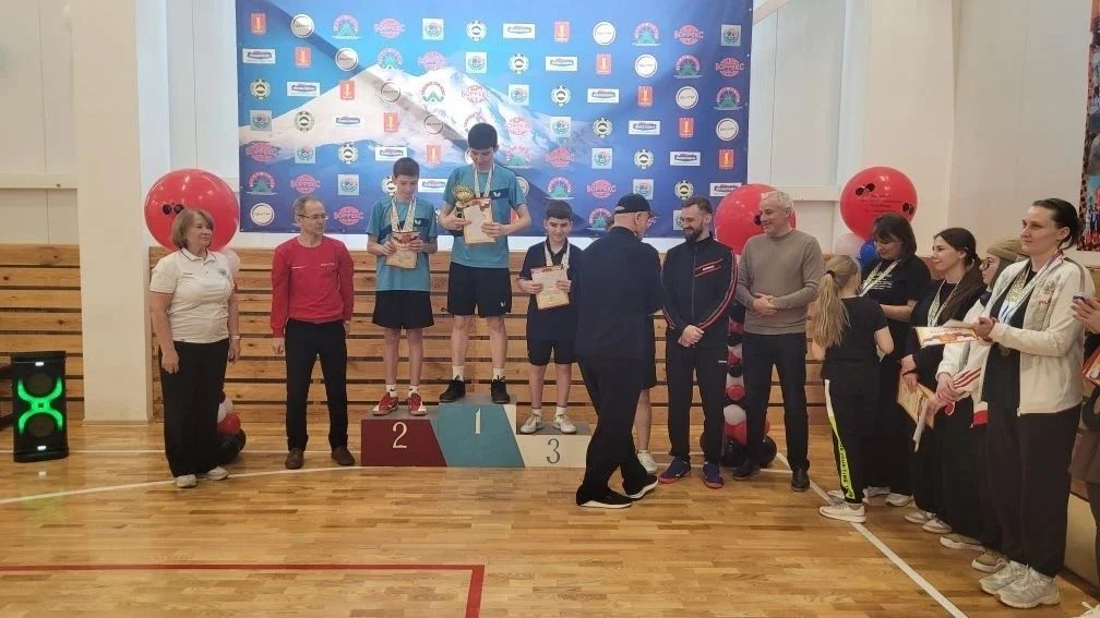 2-3 мая  в физкультурно-оздоровительном комплексе им. В.М. Алюшина станицы Зеленчукской проводился Ч