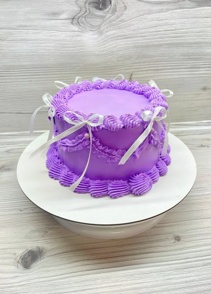 💜💜💜💜💜💜💜💜💜💜💜💜

Торт в стиле Ламбет остается еще в тренде в этом  сезоне.
Внутри шоколадны