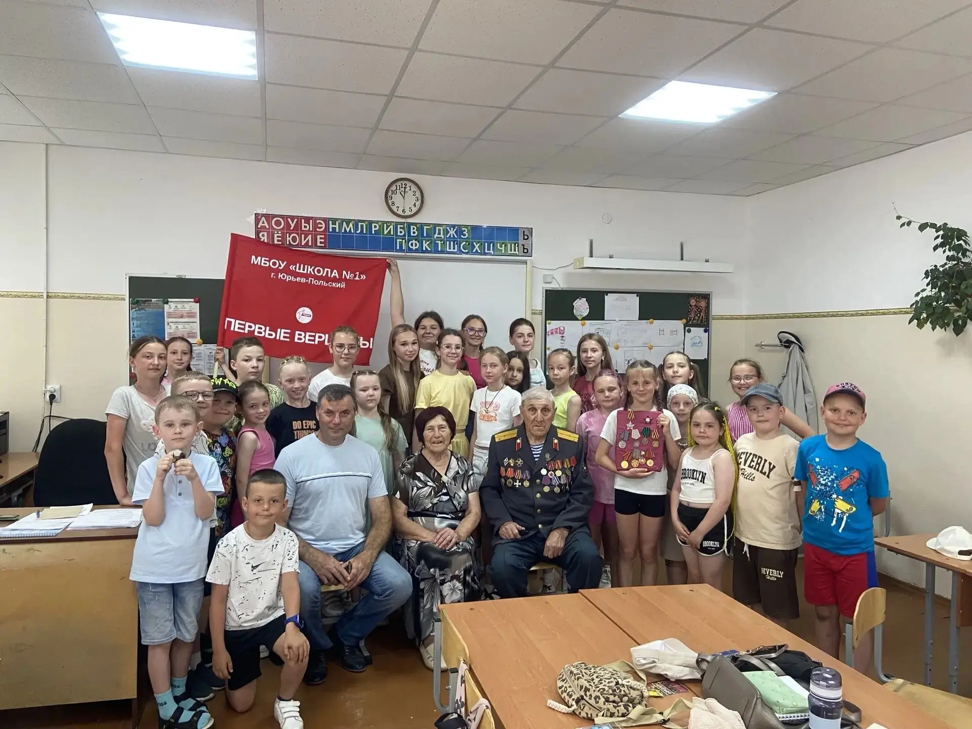 ⚡️Сегодня отряд «Покорители вершин» принял почётных гостей:
Прокофьева Николая Васильевича — старший