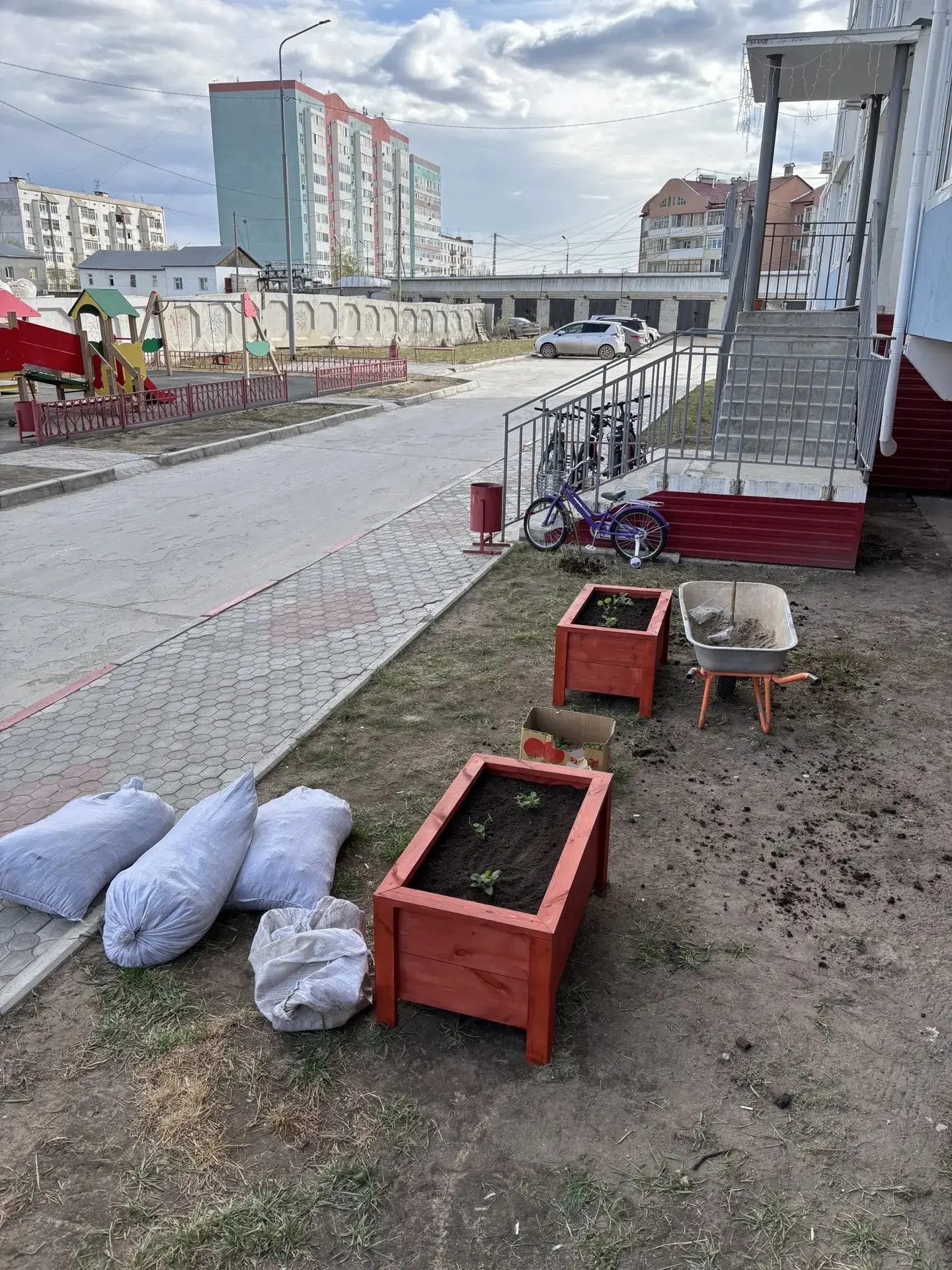🌾📸 Фото с субботника — уже здесь!

28 мая на улице Германа Титова мы дружно навели порядок: убирал